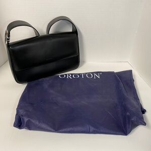 Oroton Smooth Leather Shoulderbag Purse • Black • Metal Accent • Dust Bag